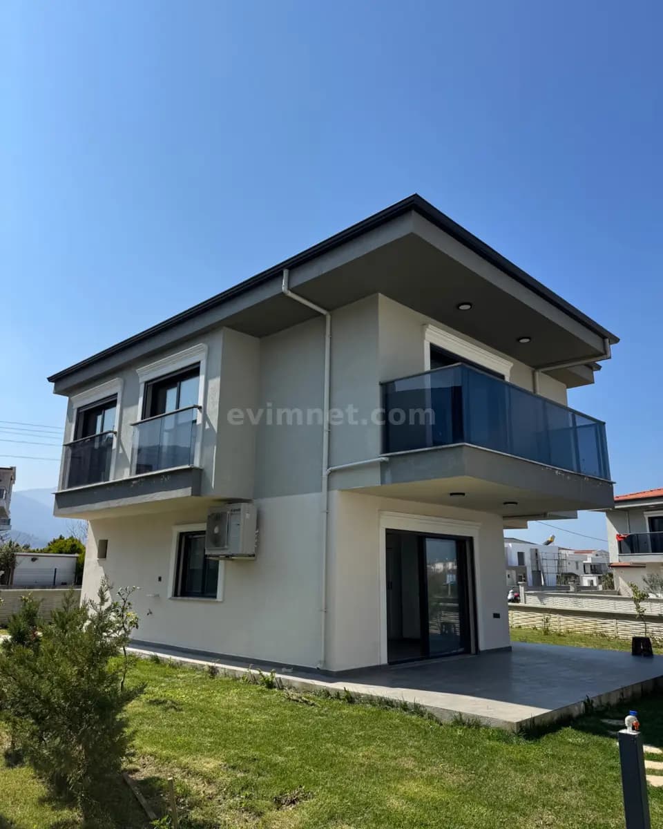Kuşadası Satılık Villa — 1